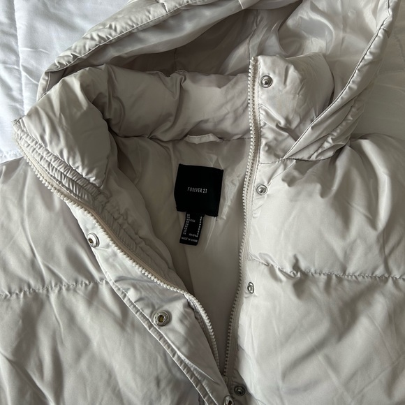 Forever 21 Cropped Puffer Jacket - Picture 2 of 3